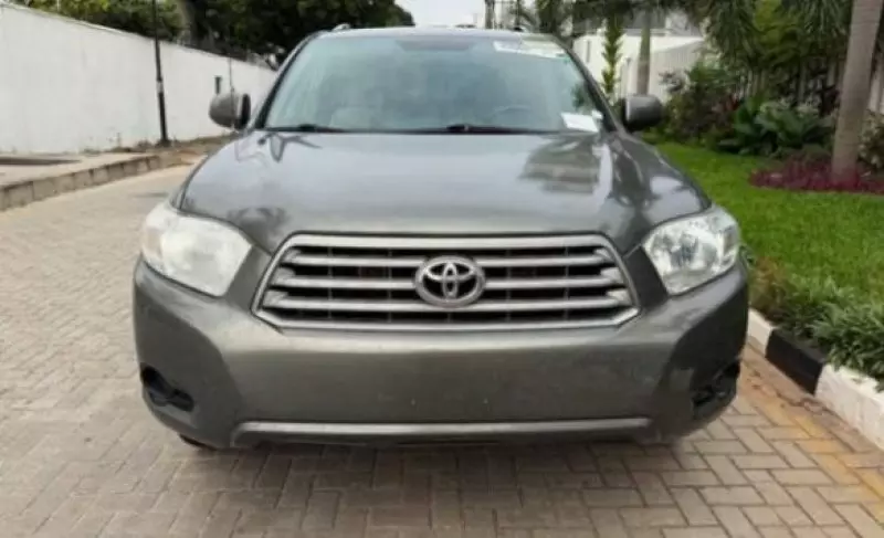Toyota Highlander   - 2010