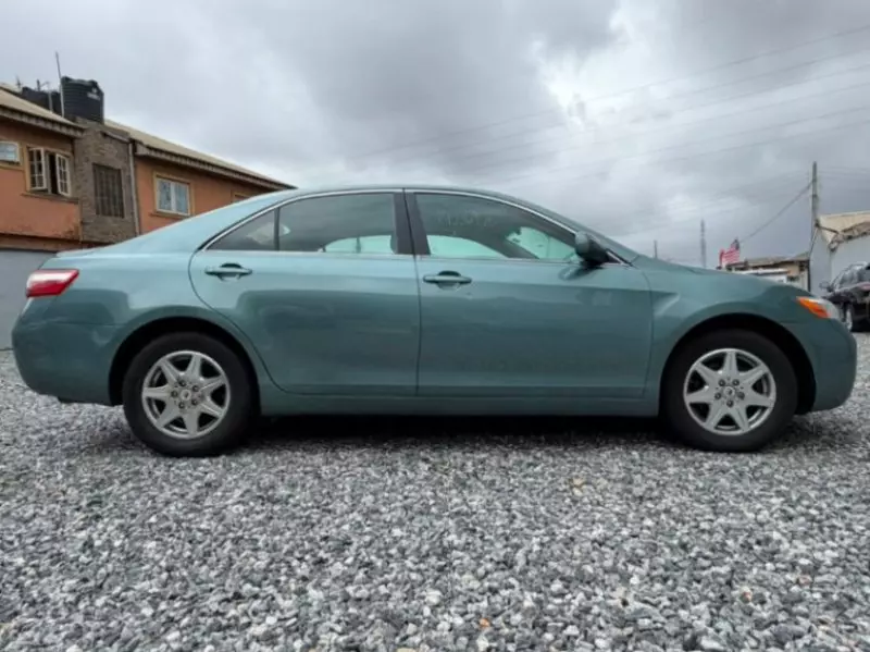 TOYOTA Camry   - 2009