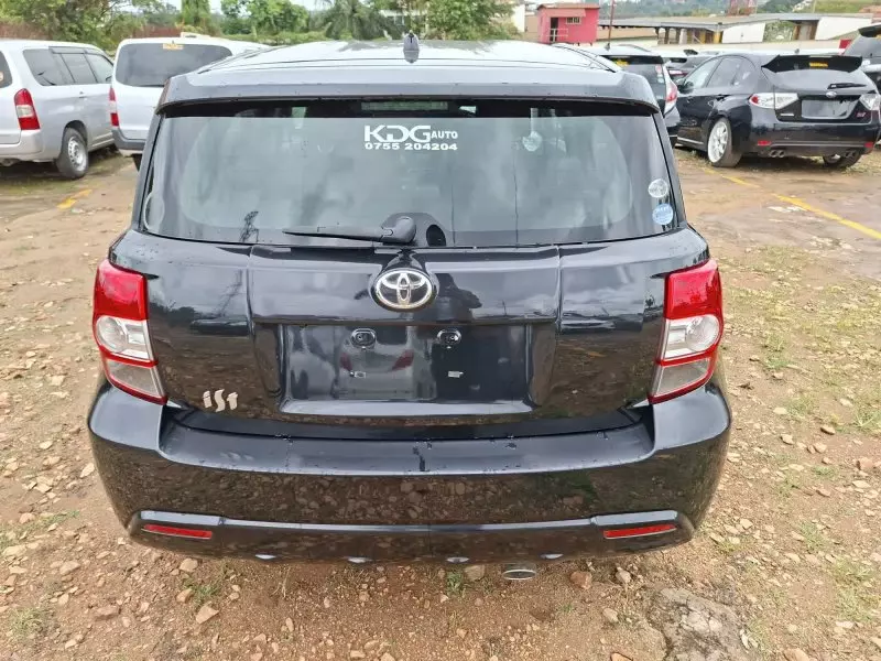 Toyota Ist    - 2012