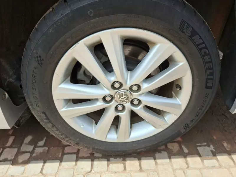 Toyota Wish   - 2011