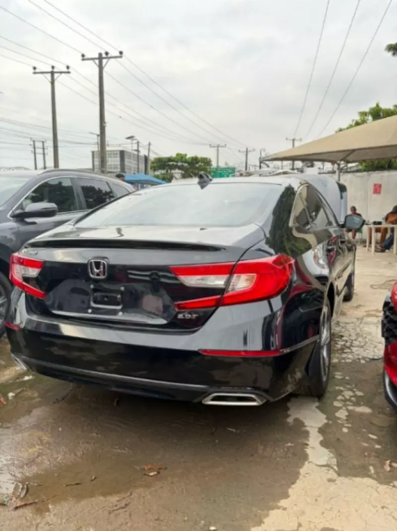 Honda Accord   - 2018