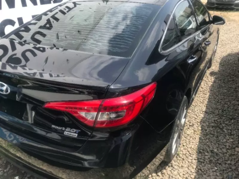 Hyundai Sonata   - 2015