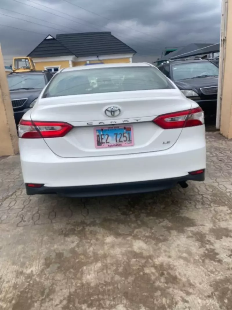 Toyota Camry   - 2018