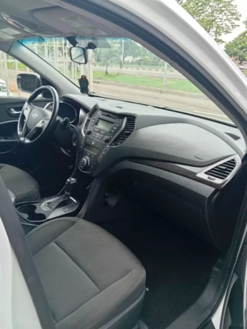 Hyundai Sonata - 2012