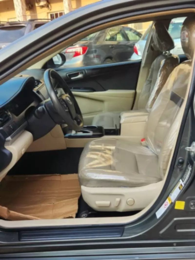 Toyota Camry   - 2014