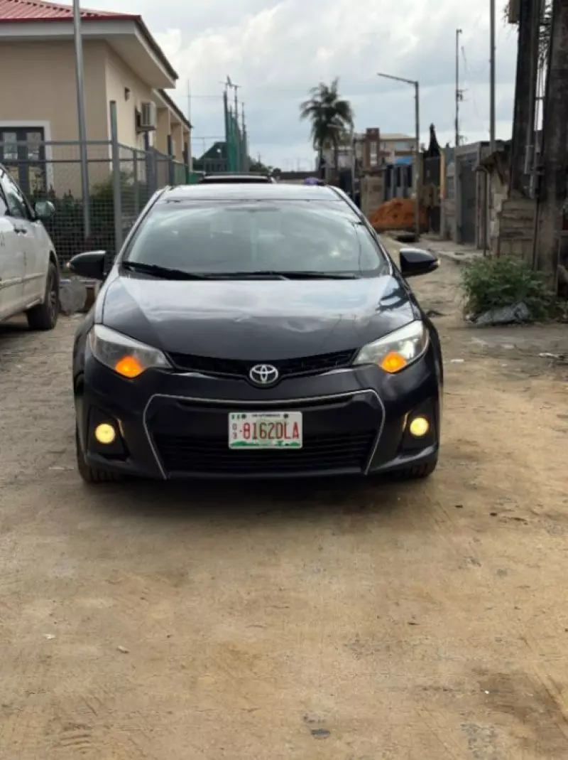 Toyota Corolla   - 2013