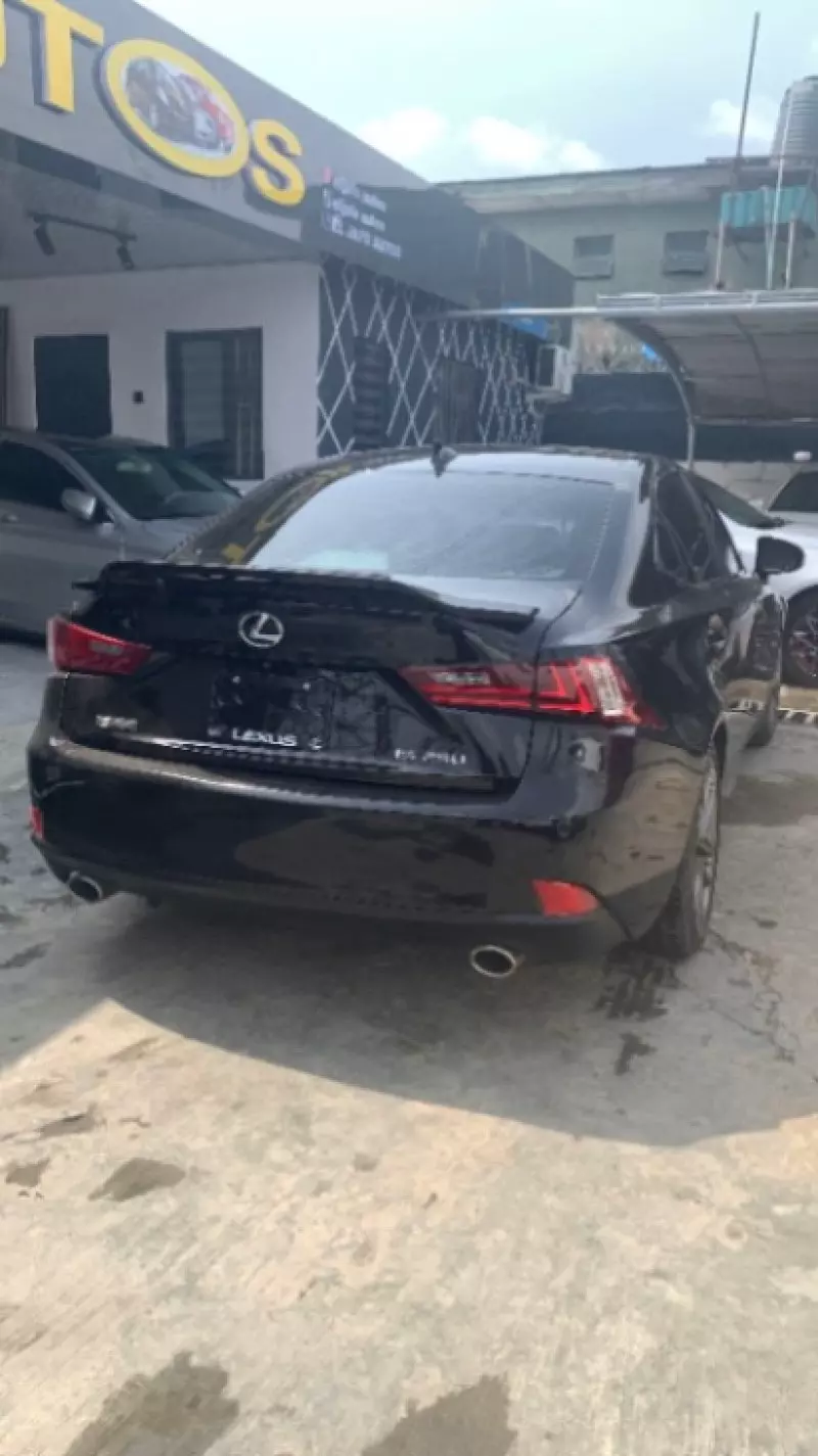 Lexus IS 250   - 2015
