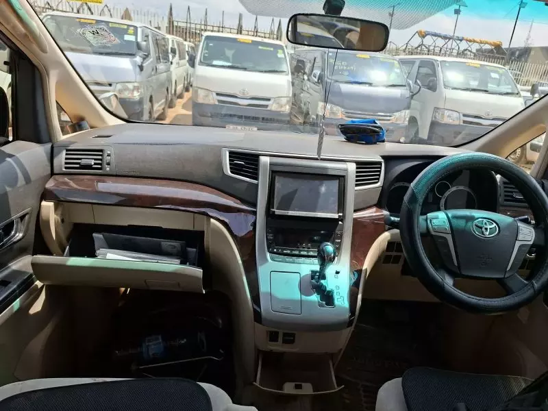 Toyota Alphard   - 2012