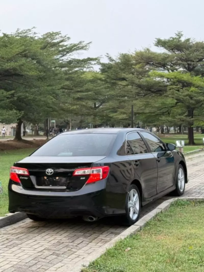 Toyota Camry   - 2013