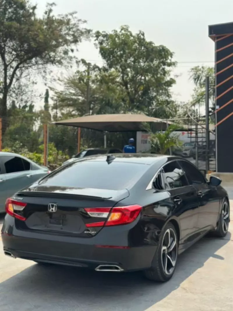Honda Accord   - 2020