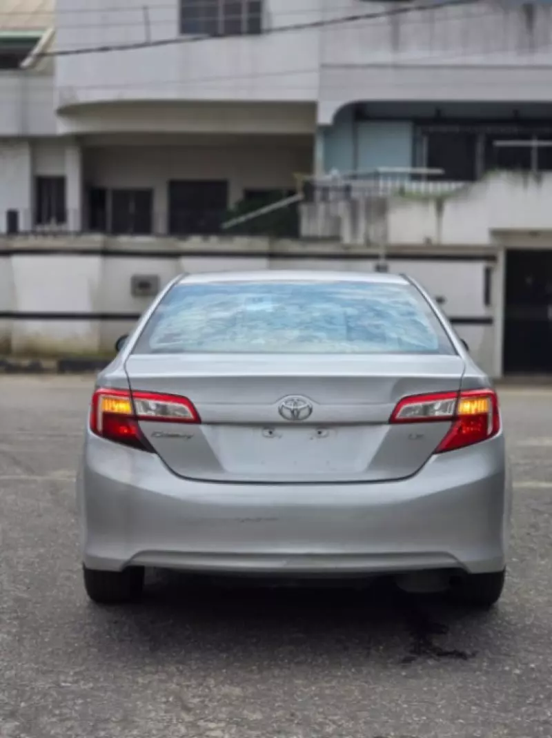 TOYOTA Camry   - 2012
