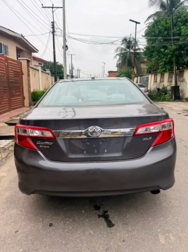 TOYOTA Camry   - 2012
