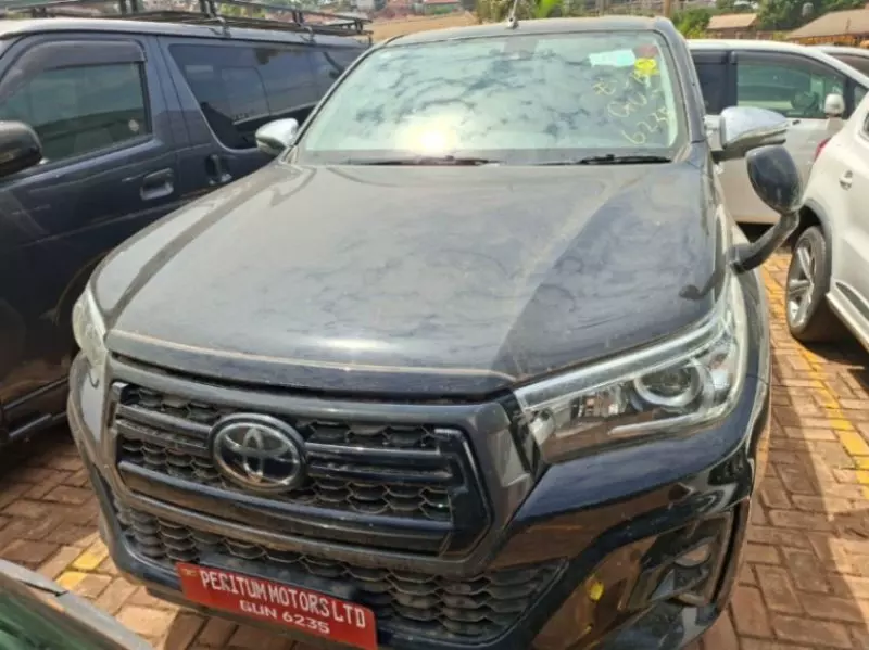 TOYOTA Hilux   - 2018