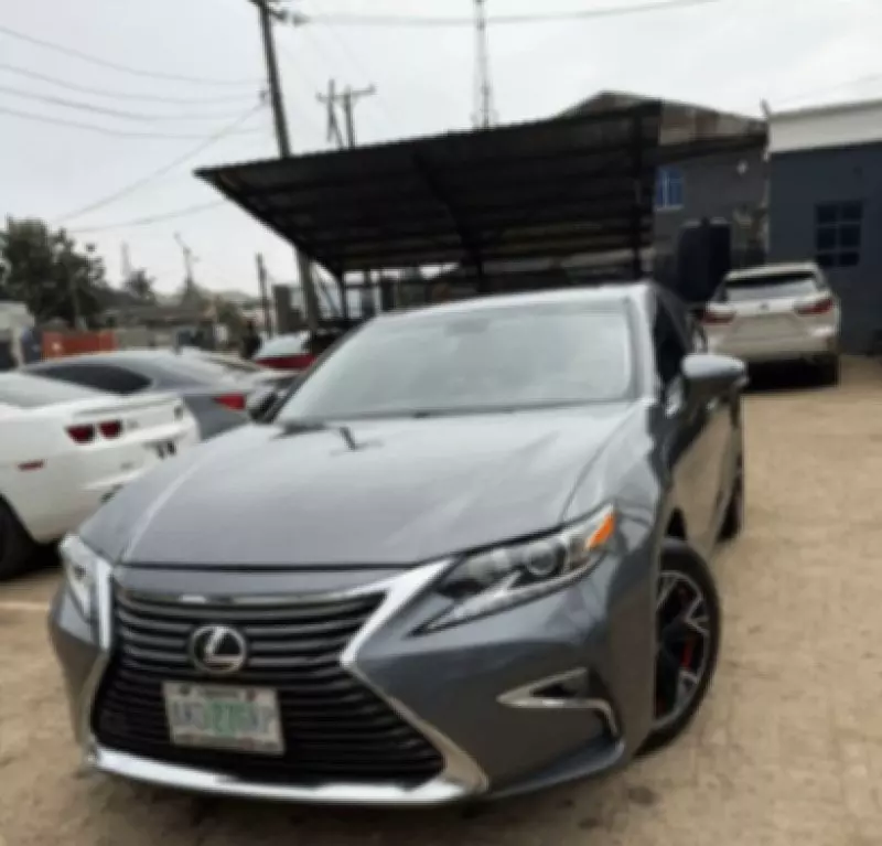 Lexus ES   - 2013