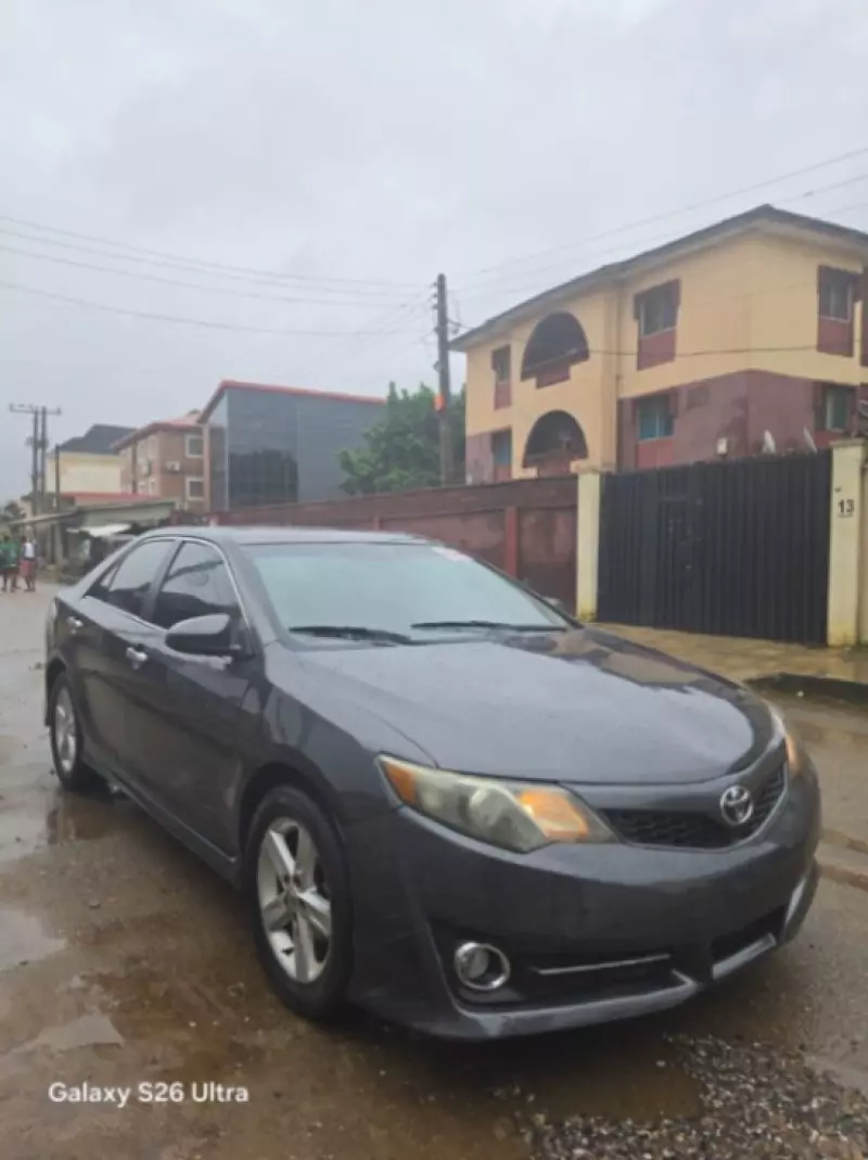 TOYOTA Camry - 2013