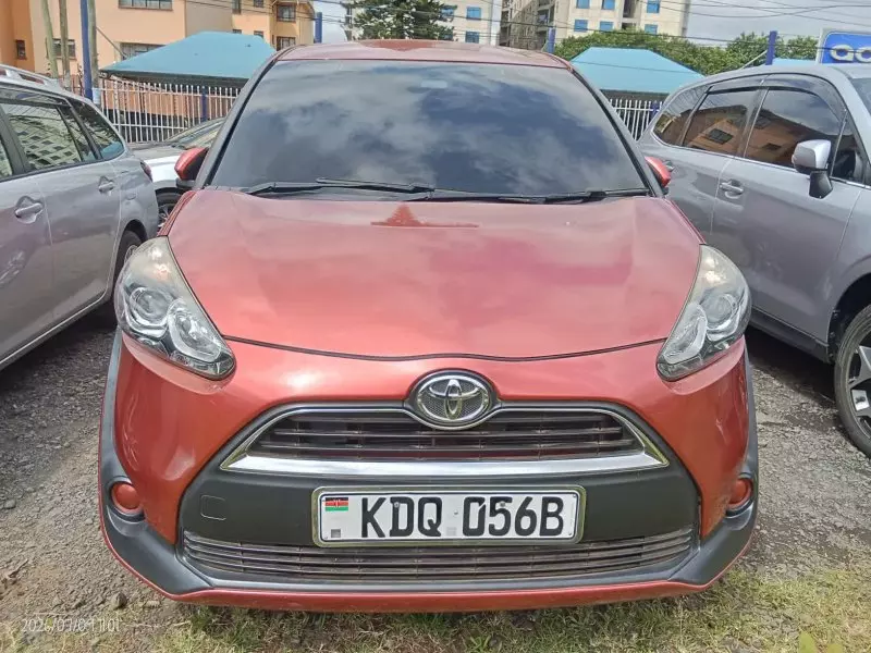 TOYOTA Sienta - 2016