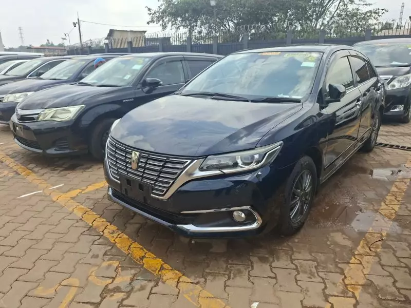 TOYOTA Premio    - 2017