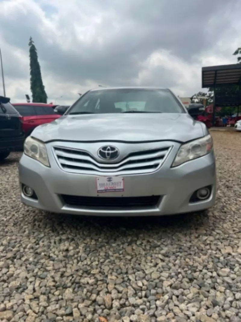 TOYOTA Camry   - 2011