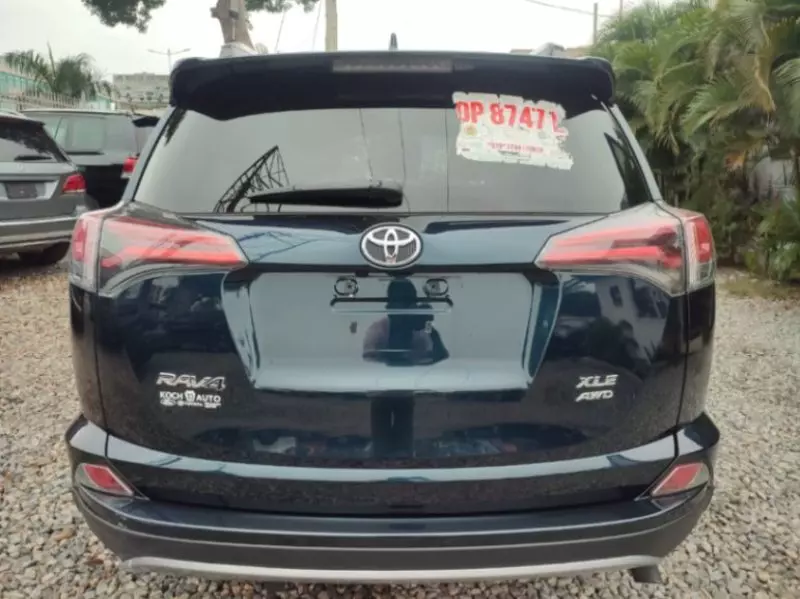 Toyota RAV 4   - 2018