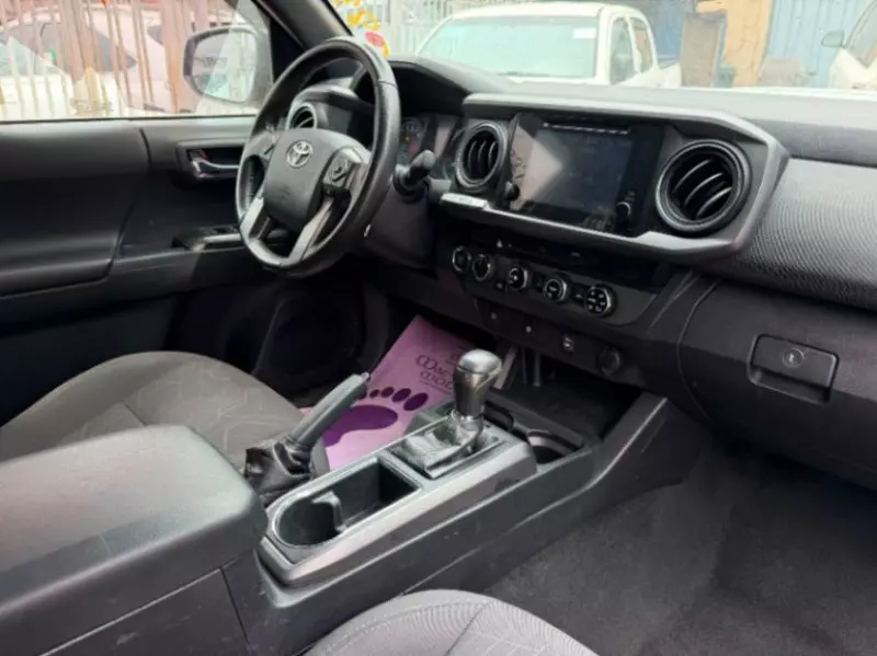 TOYOTA Tacoma   - 2017