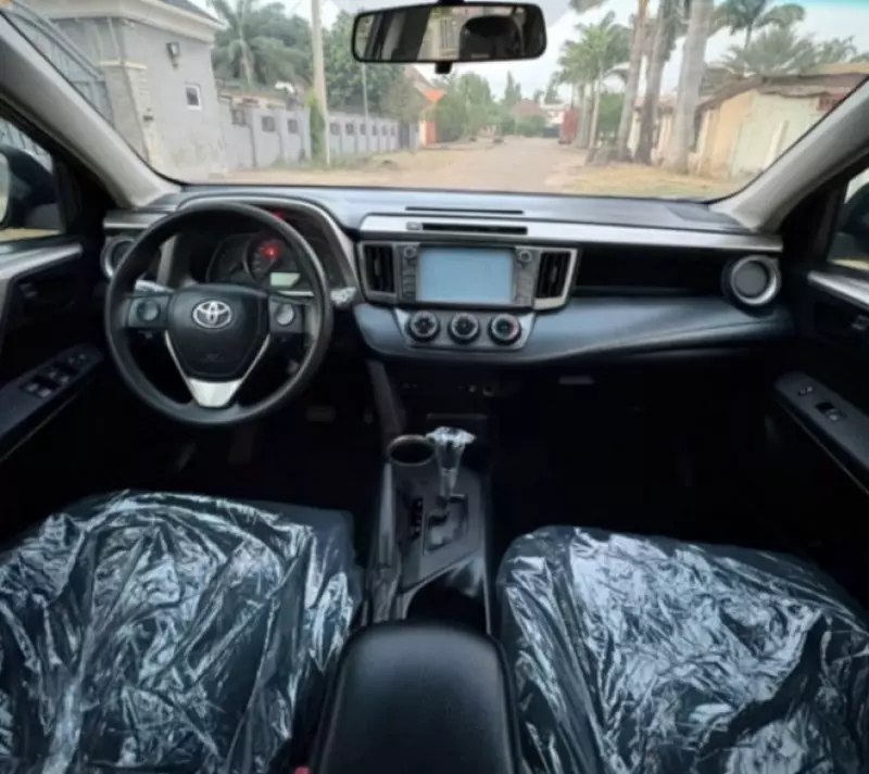 Toyota RAV 4   - 2015
