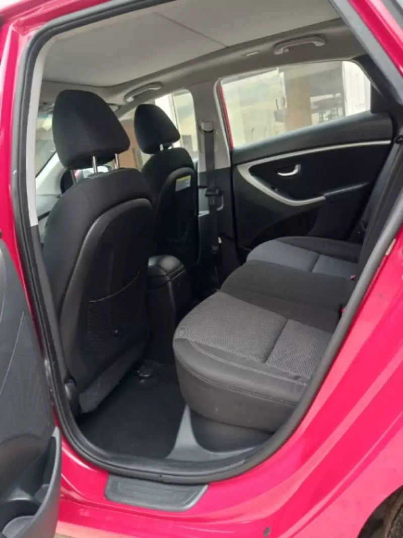 Hyundai Elantra   - 2013