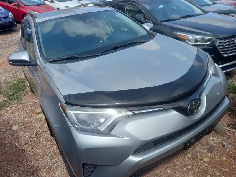 Toyota RAV 4   - 2018