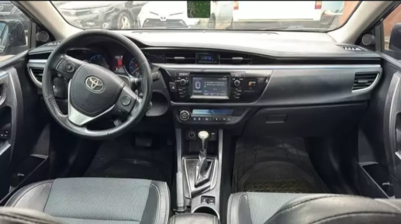 Toyota Corolla   - 2014