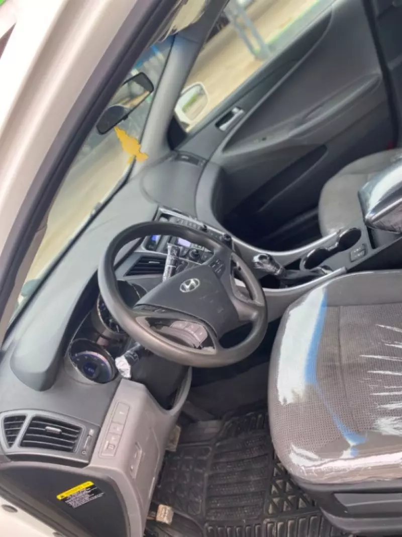 Hyundai Sonata - 2013