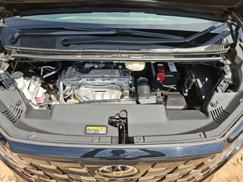 Toyota Alphard   - 2023
