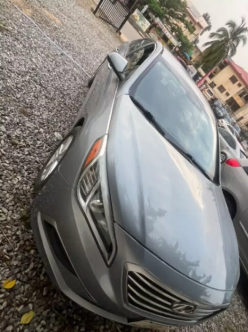 Hyundai Sonata   - 2016