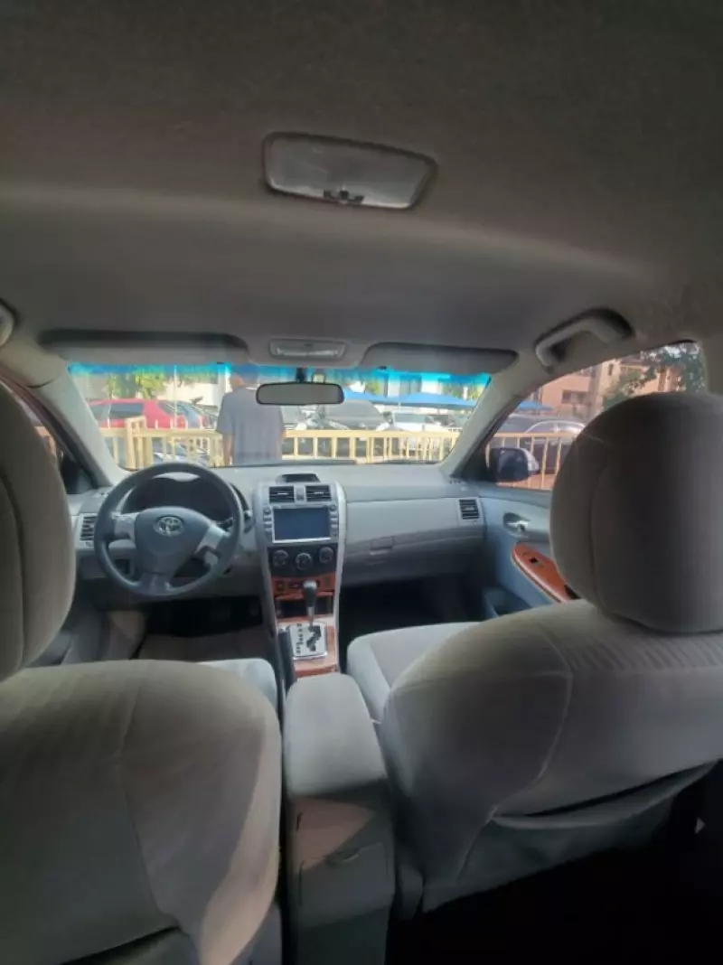 Toyota Corolla   - 2009