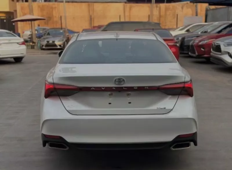 TOYOTA Avalon   - 2021