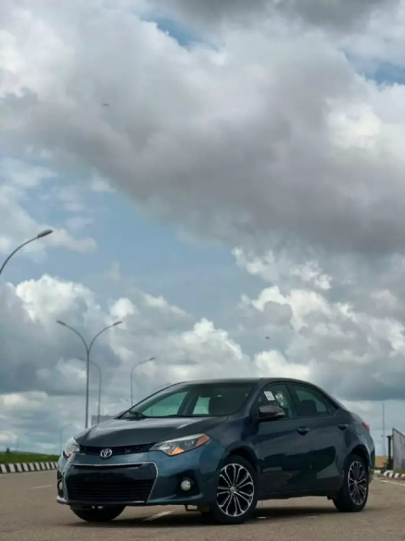 TOYOTA Corolla   - 2015