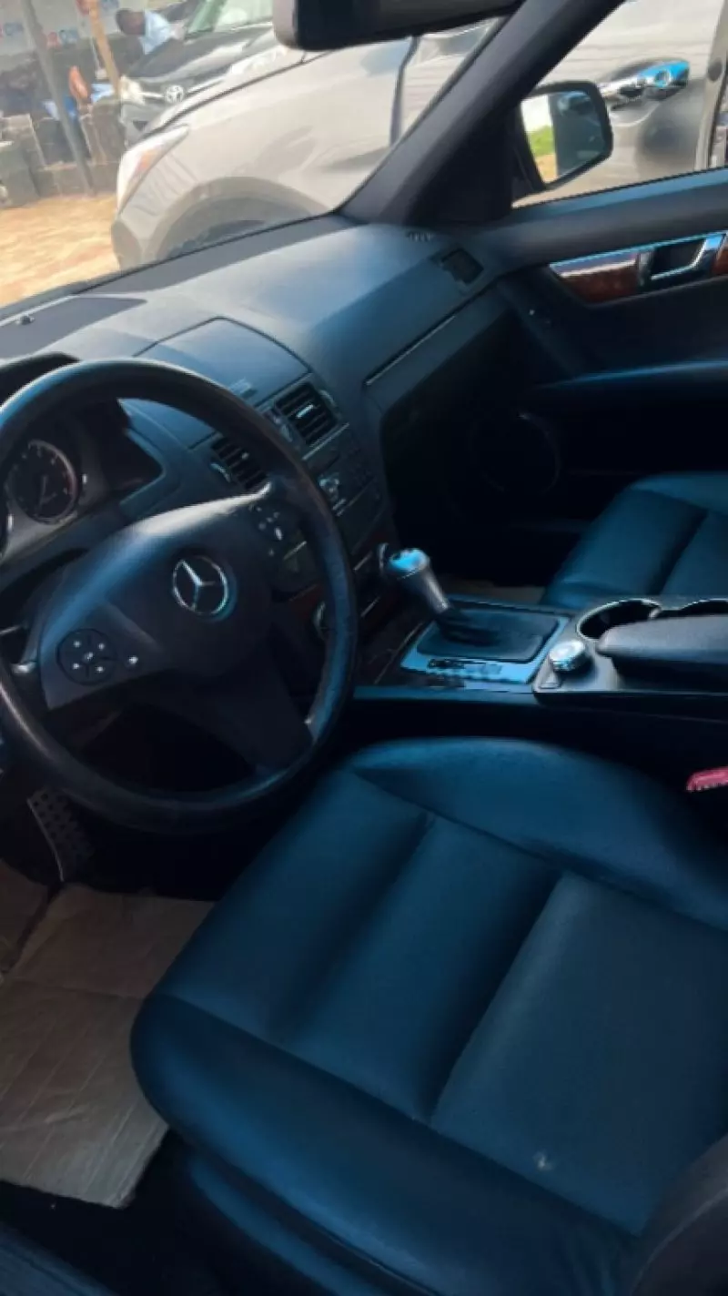Mercedes-Benz C-Class - 2009