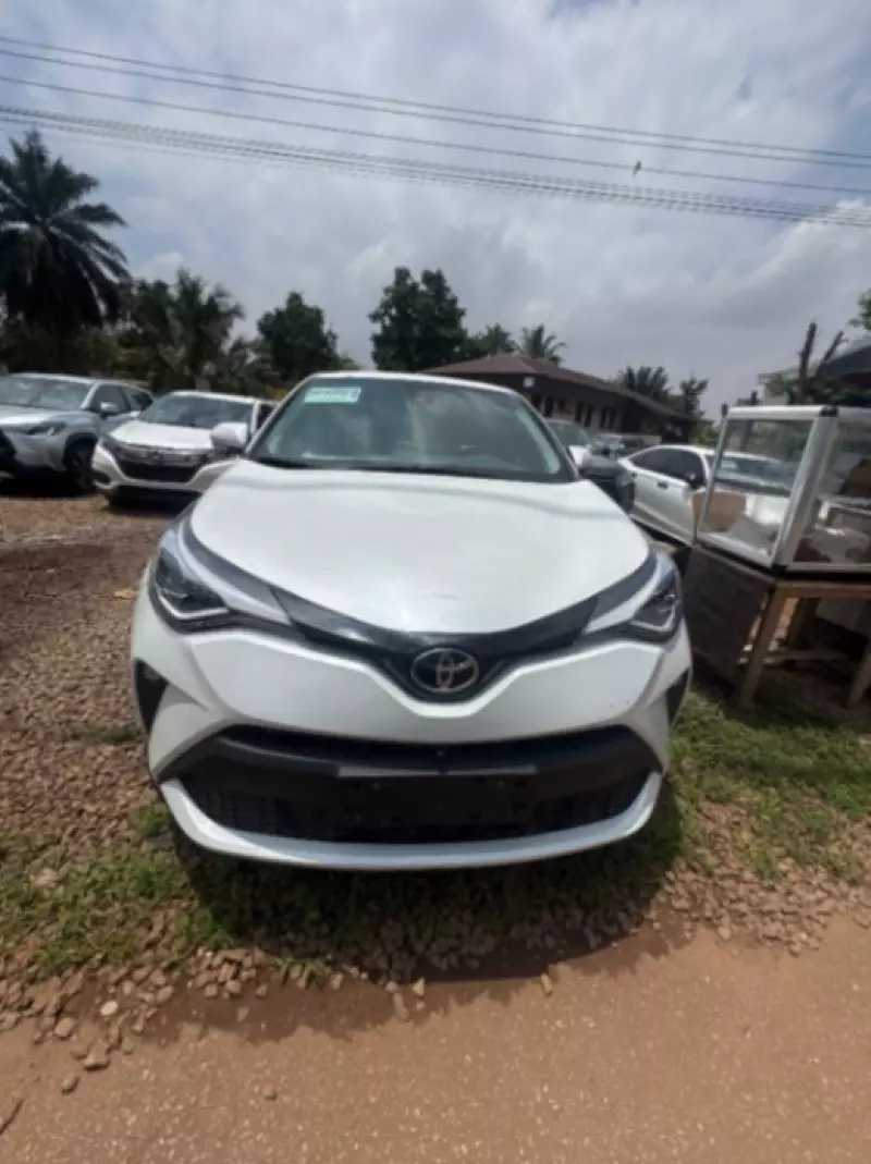 TOYOTA C-HR   - 2023