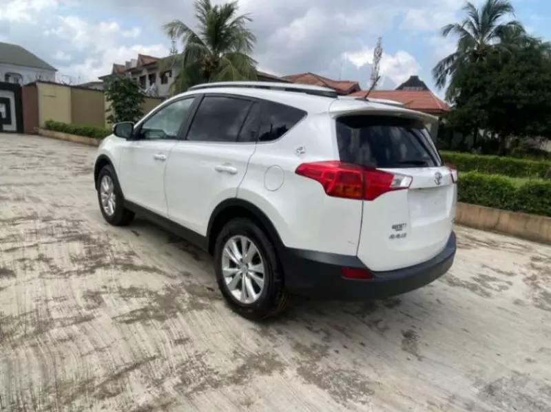 Toyota RAV 4   - 2014