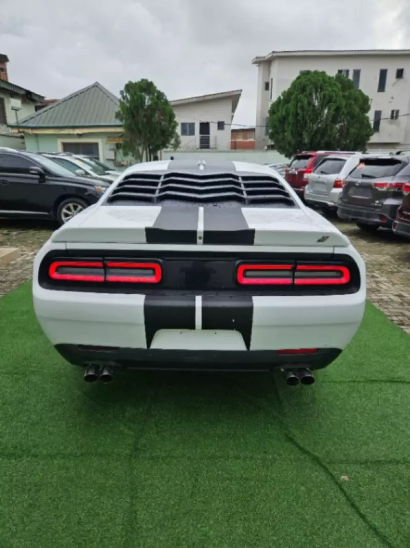 Dodge Challenger   - 2018