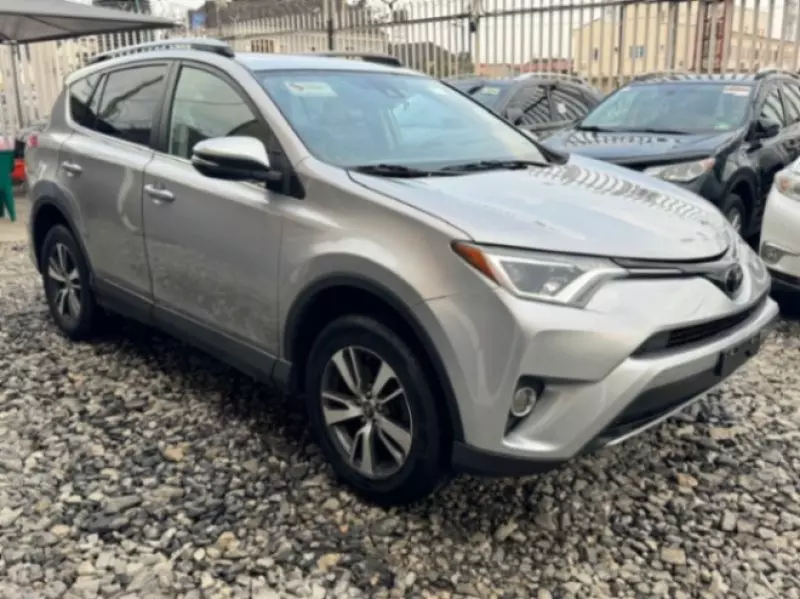 Toyota RAV 4   - 2018