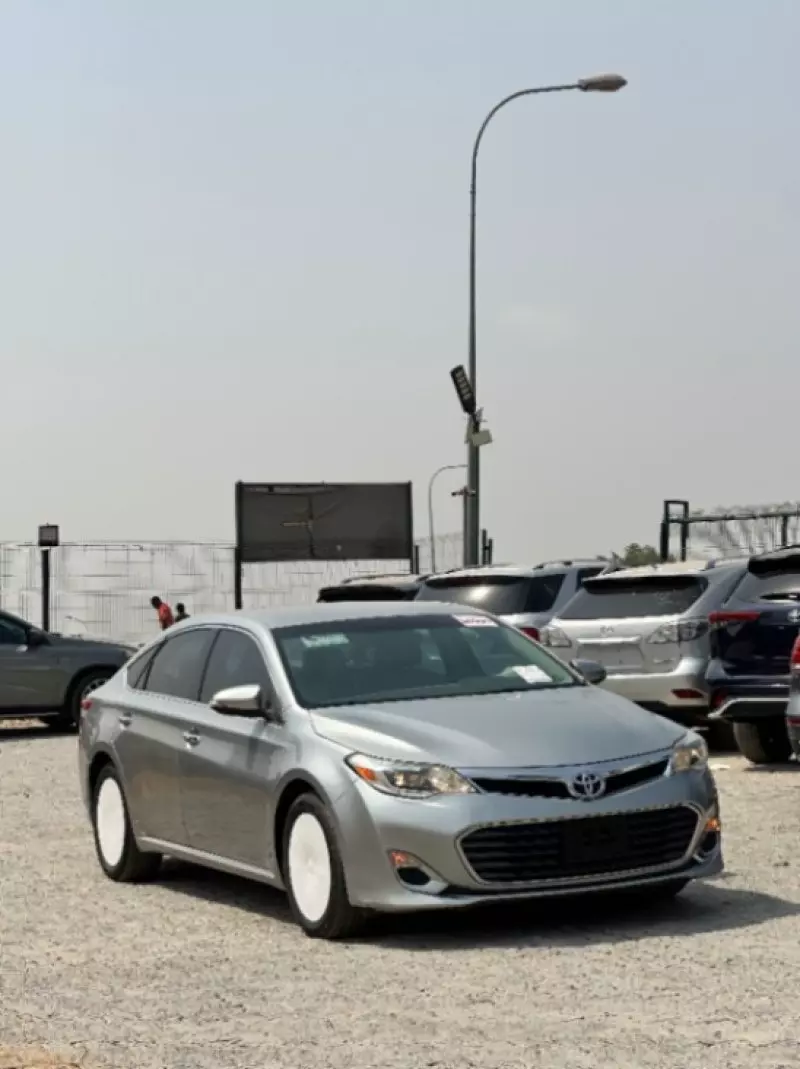 Toyota Avalon   - 2014