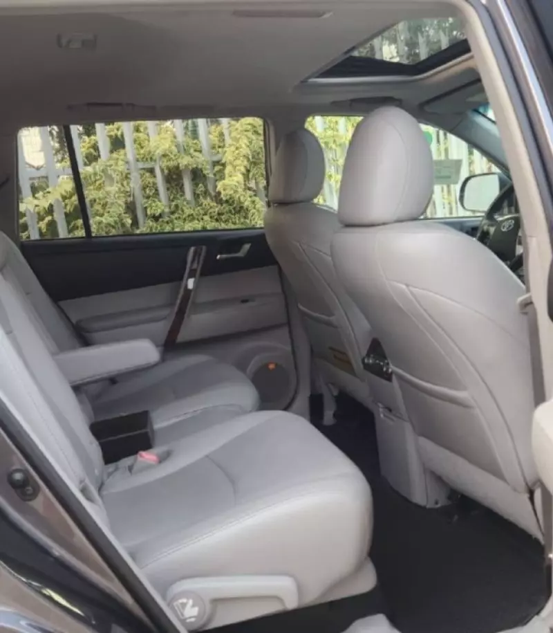 TOYOTA Highlander   - 2012
