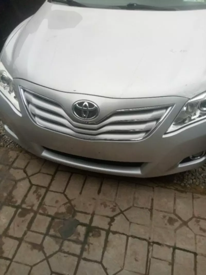 TOYOTA Camry   - 2010