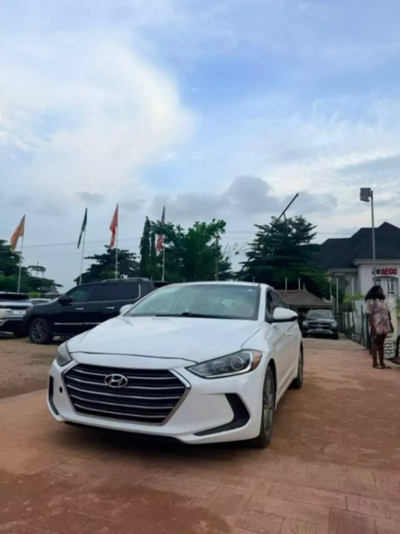Hyundai Elantra   - 2017