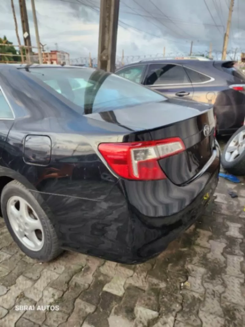 Toyota Camry   - 2014