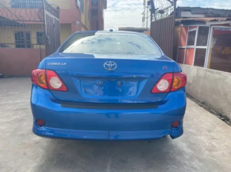 TOYOTA Corolla   - 2009