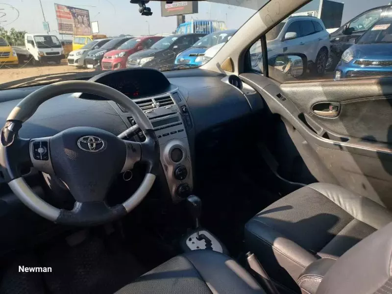 Toyota Yaris   - 2010