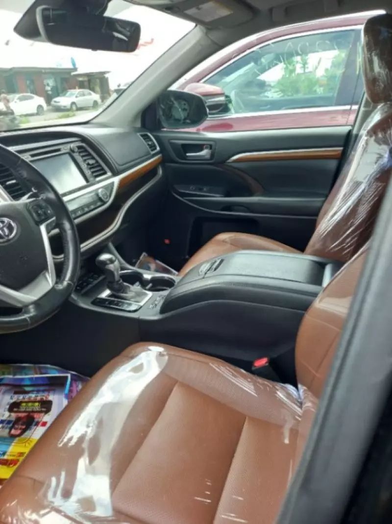 Toyota Highlander   - 2018