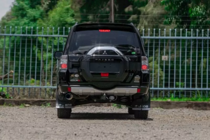 Mitsubishi Pajero   - 2019