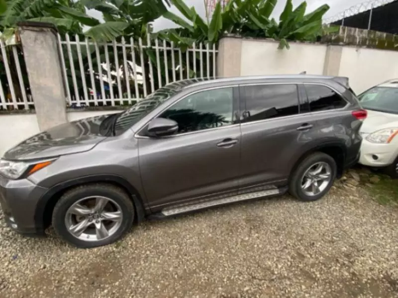 TOYOTA Highlander   - 2018