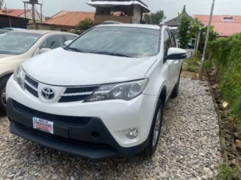 TOYOTA RAV4   - 2015